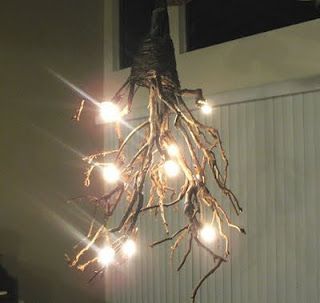 DIY Branch Chandelier Outdoor Globe Lights, Twig Crafts, Ranch Ideas, Party Lighting, Diy String Lights, Lighting Diy, Diy Lampe, Branch Chandelier, Lights Hanging