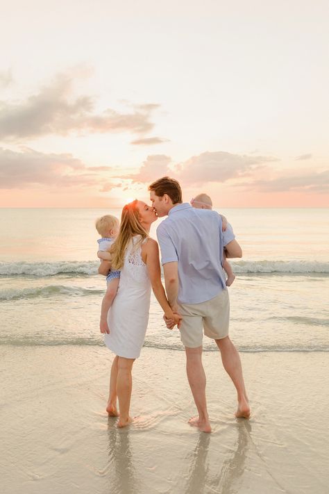 Simple Family Beach Pictures, Family Of Four Beach Pictures, Family Shoot Beach, Beach Minis Photography, Sunrise Family Photoshoot, Beach Poses With Kids, Beach Family Photography, Family Portrait Beach, Beach Family Photos Blue And White