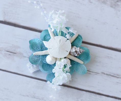 This is a Fresh and Original Corsage! Perfect for your Beach Wedding!  A REAL Off White Pencil Starfish, about 3 Wide. Decorated with Seashells, Babys Beach Wedding Corsage, Bride Corsage, Renewal Vows, Prom Corsages, Jordan Wedding, Beach Souvenirs, Beach Wedding Decorations Reception, Starfish Wedding, Seashell Wedding