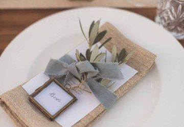 Tuscan Wedding Theme Rustic Italian, Backyard Wedding Seating, Tuscan Wedding Theme, Hessian Wedding, Wedding Favours Luxury, Guest Book Table, Linen Ribbon, Travel Theme Wedding, Wedding Table Plan