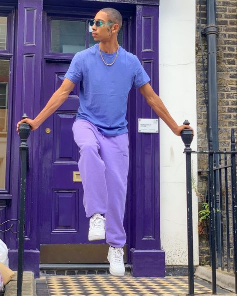 Monochromatic Outfit Aesthetic Men, Skater Boy Clothes, Monochrome Outfit Men, Athletic Street Style, Pastel Colors Fashion, Lover Fest, Looks Festival, Lavender Outfit, Spring Menswear