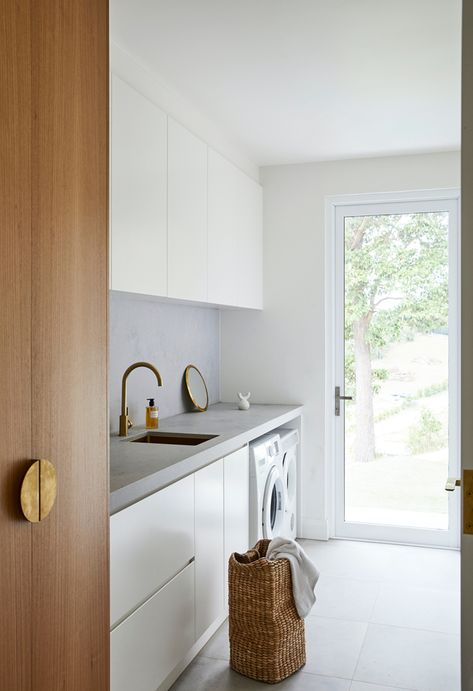 Searching for laundry room ideas? These 17 designs for laundries both big and small will inspire you to celebrate this often overlooked space in your own home. Laundry Reno, Mission Style Homes, Modern Laundry, Laundry Design, Laundry Room Renovation, Modern Laundry Rooms, Laundry Ideas, Laundry Mudroom, Laundry Room Inspiration