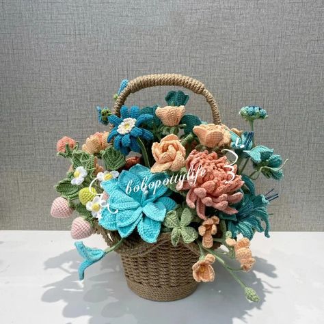 Crocheted Flower, Gifts Crochet, Crochet Basket, Flower Basket, Crochet Gifts, Beaded Chain, Gift Birthday, Crochet Ideas, Crochet Projects