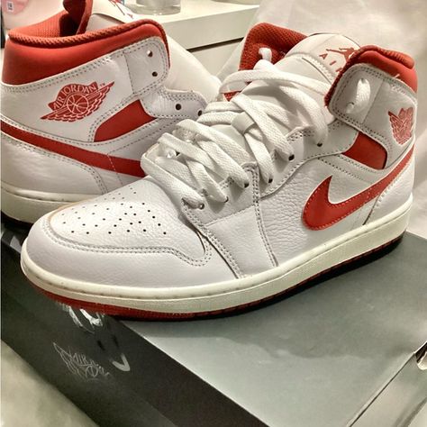 Authentic Air Jordan 1 MID SE White/Lobster-Dune Red-Sail size 9.5 Air Jordan 1 Mid Se, Air Jordan 1 Mid, Jordan 1 Mid, Air Jordan 1, Jordan 1, Air Jordan, Air Jordans, Sailing, Jordan