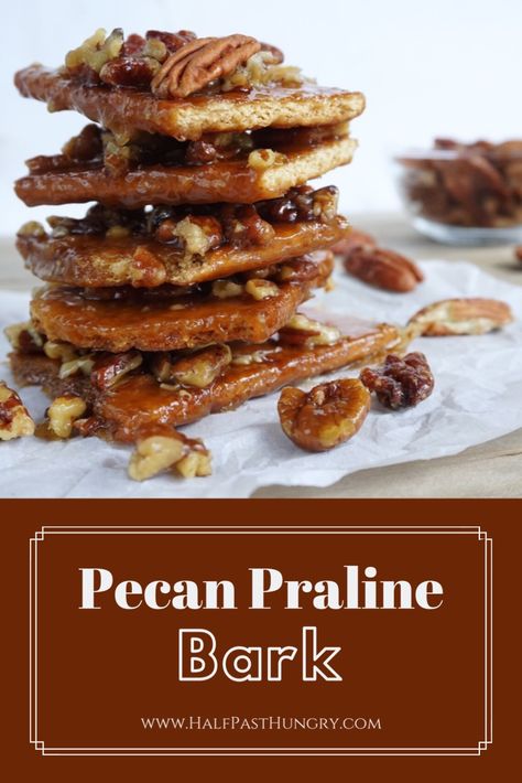 Pecan Pie Bark Recipe, Vegan Pralines, Gooey Pecan Pie, Pecan Pie Bark, Pecan Desserts, Pecan Praline, Christmas Recipes Easy, Christmas Recipes Appetizers, Catering Ideas Food