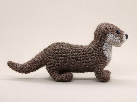 realsitic-crochet-otter Otter Crochet Pattern Free, Otter Crochet, Crochet Otter, Otter Pattern, Love Crafts, River Otter, Crochet Animal, Afghan Crochet, Knitted Animals