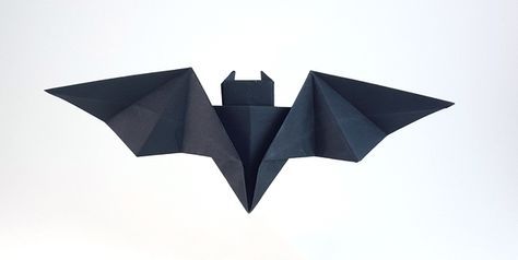 Origami Batarang by John Montroll folded by Gilad Aharoni Batman Origami, Origami Bats, Halloween Decorations Bats, Bats Decoration, Party Halloween Decorations, Origami Halloween, Paper Bats, Halloween Origami, Paper Bat