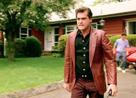 Behind The Scenes Of Goodfellas: Making The Martin Scorcese Gangster Film Classic Henry Hill Goodfellas, Ray Liotta Goodfellas, Goodfellas Quotes, Goodfellas Movie, Henry Hill, Goodfellas 1990, Ray Liotta, Men Winter Jacket, Goodfellas