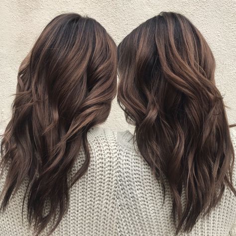 LOVE my new color. Dropped root with Brown and red balayage by nicole Martinez at salon de la mariee Temecula. Walnut Brown Balayage, Brown And Red Balayage, Root Balayage, Chestnut Brown Hair, Black Brown Hair, Red Balayage, Hair Shadow, Hair Color Chocolate, Hair Color Light Brown