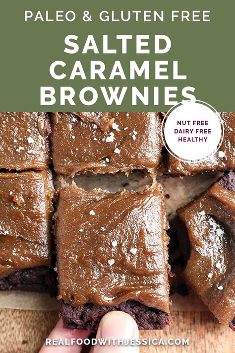 These Paleo Salted Caramel Brownies are a rich treat that everyone will love! A simple, fudgy brownie topped with a thick layer of dairy free caramel. They are nut free, gluten free, dairy free, and naturally sweetened. Dairy Free Caramel, Brownies Caramel, Easy Brownies, Salted Caramel Recipes, Turtle Brownies, Valentines Recipes Desserts, Cheesecake Brownie, The Best Dessert, Salted Caramel Brownies