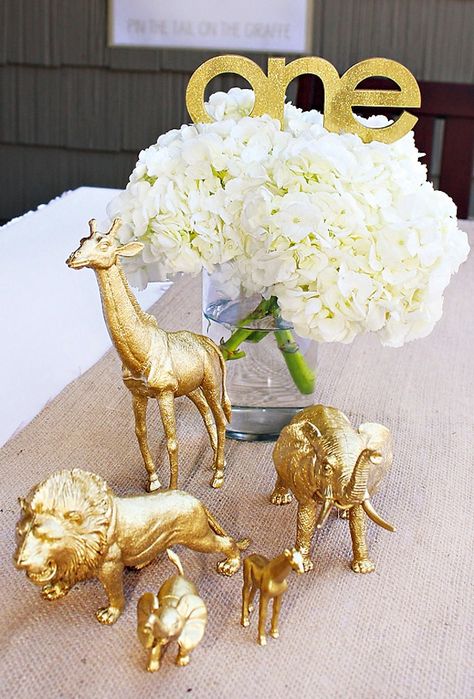 40 Wild Ideas for a Safari-Themed Party via Brit + Co. Birthday Fancy, Paint Plastic, Party Themes For Boys, Safari Theme Party, Safari Birthday Party, Golden Birthday, Gold Spray, Jungle Baby Shower, Party Animals