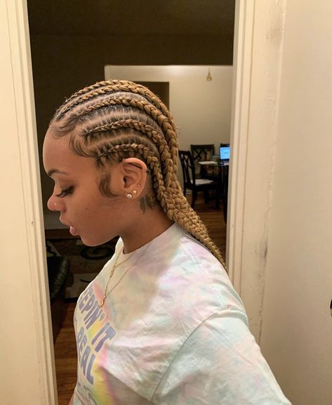 Feed In Braids Cornrows With Color, Feed In Braid, Box Braids Styling, Girls Hairstyles Braids, Hair Laid, Braids For Black Women, Cornrow Hairstyles, African Braids Hairstyles, Braided Hairstyles For Black Women