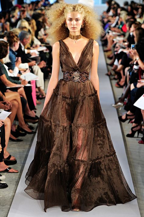 Bronze Autumn, Vintage Haute Couture, Couture Dress, Review Fashion, Couture Vintage, Fashion Week Runway, Gorgeous Gowns, Couture Collection, Beautiful Gowns