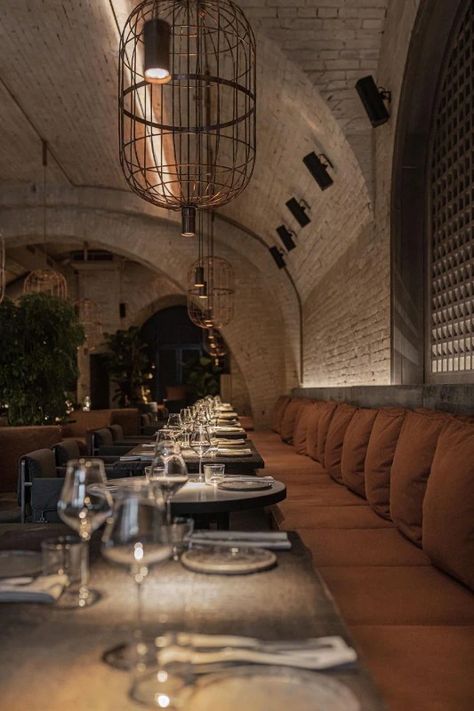 An old Kiev factory converts to a Japanese restaurant - Domus Authentic Restaurant Design, Yodezeen Architects, Warehouse Restaurant, Restaurant Architect, Izakaya Bar, Japanese Bar, Spaces Architecture, Café Design, Wine House