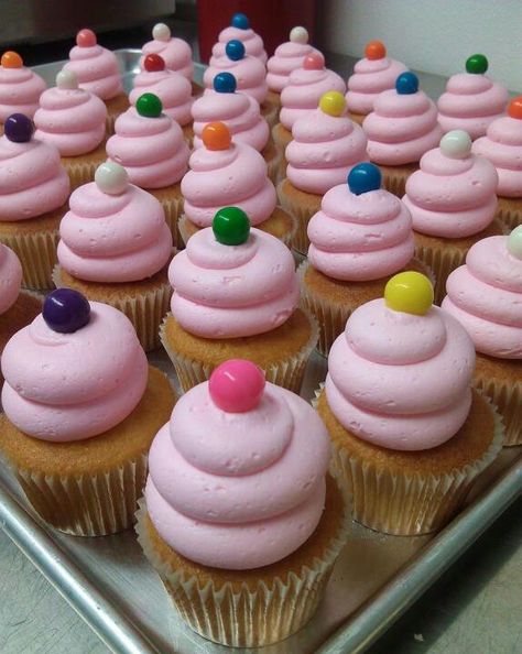 Bubble Gum Themed Birthday Party, Bubblegum Cupcakes, Bubblegum Party Theme, Bubblegum Party, Icky Sticky Bubble Gum Birthday, Bubble Gum Birthday Party, Bubblegum Birthday Party, Bubble Gum Cupcakes, Bubble Gum Party