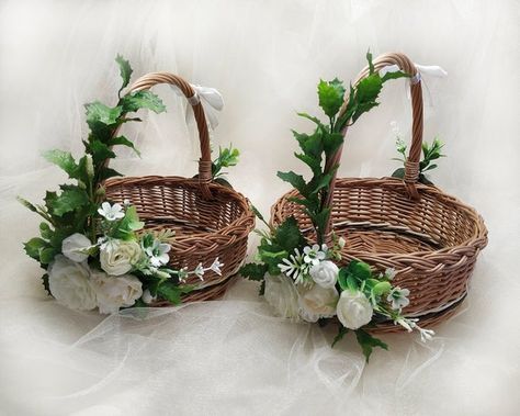 Rustic Flower Girl Basket, Twig Basket, Flower Girl Basket Rustic, Wedding Gift Hampers, Rustic Flower Girl, Decorating Easter Baskets, Willow Basket, Wedding Gift Pack, Rustic Flower Girls