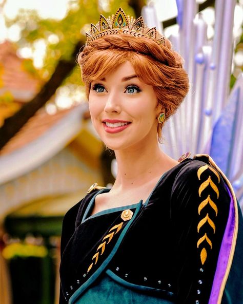 Queen Anna of Arendelle Anna Frozen 2, Anna Makeup, Frozen Makeup, Frozen Cosplay, Frozen Face, Disney Princess Cosplay, Frozen 2 Elsa, Anna Disney, Princess Makeup