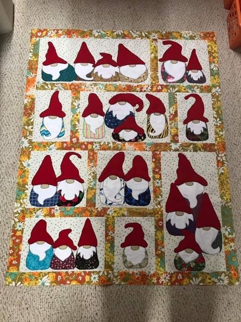 Gnome Quilt, Manta Sofa, Patchwork Applique, Gnome Ideas, Christmas Quilting Projects, Quilted Table Runners Christmas, Quilt Panels, Christmas Quilt Blocks, Quilt Christmas