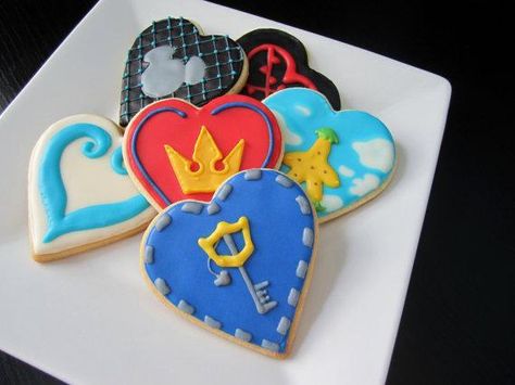 Kingdom Hearts Cookies. Heart Sugar Cookie, Cookies With Royal Icing, Geek Food, Kingdom Heart, Heart Party, Kingdom Hearts 3, Heart Cookies, Disney Wedding, Royal Icing Cookies