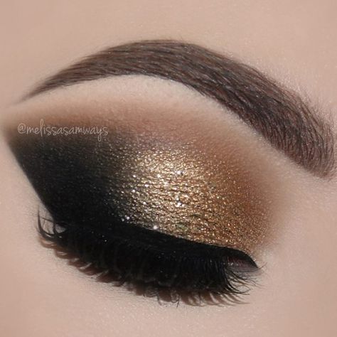 Happy New Years! 🎆🍸💝 Perfect Skin Makeup, Trucco Smokey Eye, Smokey Eyes Tutorial, Smokey Eye Makeup Steps, Golden Eye Makeup, Glitter Smokey Eye, Gold Smokey Eye, Smokey Eye Easy, Smokey Eye Makeup Look