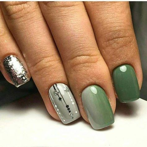 Grey And Green Nails Ideas, Unghie Sfumate, Green Nail Art, Green Nail Designs, Grey And Green, Spring Nail Art, Gel Nail Designs, Xmas Nails, Fancy Nails