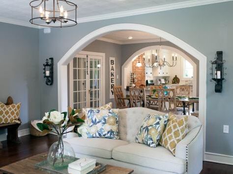 Arch Stile Joanna Gaines, Living And Dining Room Designs, Fixer Upper Living Room, Remove Wall, Brick Cottage, Fixer Upper House, Decor Minimalist, Joanna Gaines, Home Design Decor