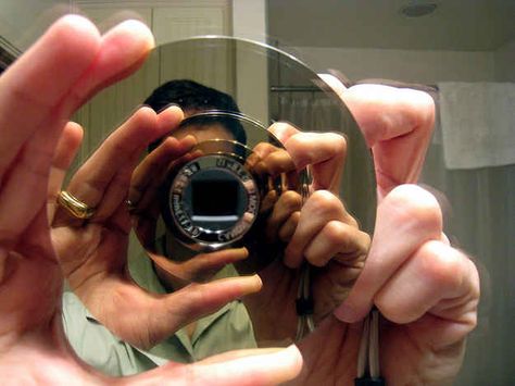 Different Ways To Take Mirror Pics, Unique Ways To Take Pictures, Photo Project Ideas, Unique Selfie Ideas Creative, Framing Photography Ideas Creative, Creative Selfie Ideas, Reflection Selfie, Creative Selfies, Creative Photo Ideas