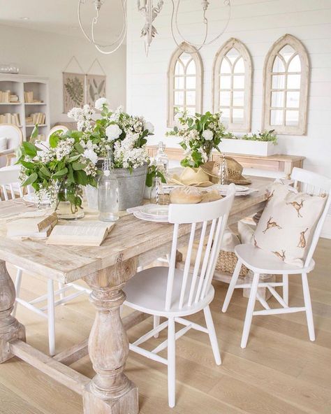 Farm Chic Kitchen, Farmhouse Chic Kitchen Backsplash, French Farm House Table, Clean Rustic Decor, French Country Kitchen Table And Chairs, Home Atrium Ideas, Farm Style Living Room Rustic, Farmhouse Dining Room Inspiration, Country Chic Home Decor