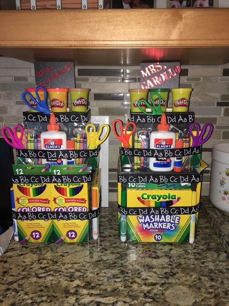 School Supply Cake For Teacher, Teacher Supply Cake, School Supply Cake, School Supplies Cake, Teacher Appreciation Diy, Teacher Crafts, Teacher Cakes, Toddler Hacks, Teachers Room