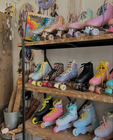 Rollerskates, summer, aesthetic Rollerskates Aesthetic, Rollerskate Aesthetic, Rollerblading Aesthetic, Mika Core, Rollerskating Aesthetic, Decades Aesthetic, Alison Blaire, Alix Kubdel, Roller Quad