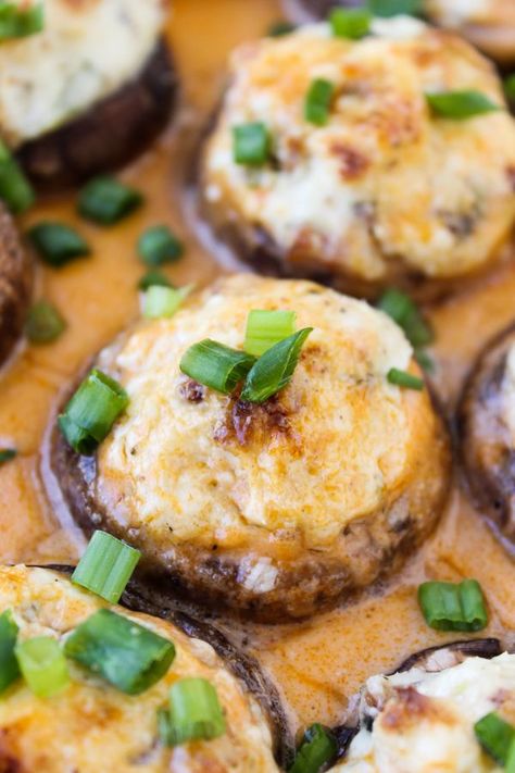 Bacon Blue Cheese Stuffed Mushrooms with Creamy Hot Sauce | The Food Charlatan.com // These are perfect (and easy!) appetizers for football watching! Blue Cheese Stuffed Mushrooms, Cheese Stuffed Mushrooms, The Food Charlatan, Diy Easy Recipes, Food Charlatan, Easy Appetizers, Cheese Stuffed, Buffalo Wings, Party Food Appetizers