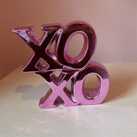 Pink, Not Brand New, Very Cute Room Decor! Such A Pretty Accessory For Your Bedroom! Pink Room Lamp, Black White Pink And Gold Bedroom, Mcbling Room Decor, Pink Valentines Decor, Y2k Decorations, Baddie Decor, Black Apartment Decor, 2000s Room Decor, Pink Girly Bedroom