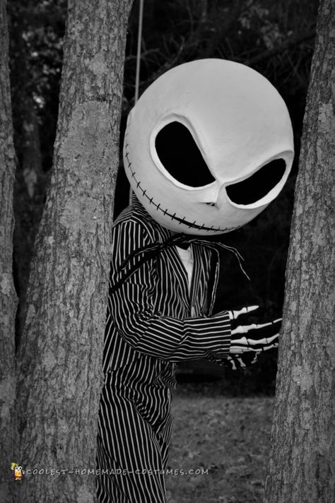 homemade jack skellington costume Jack Skellington Diy, Jack Skellington Halloween Costume, Diy Nightmare Before Christmas, Jack Skellington Mask, Sally Halloween Costume, Homemade Costume Ideas, Homemade Costumes For Kids, Skellington Costume, Nightmare Before Christmas Costume