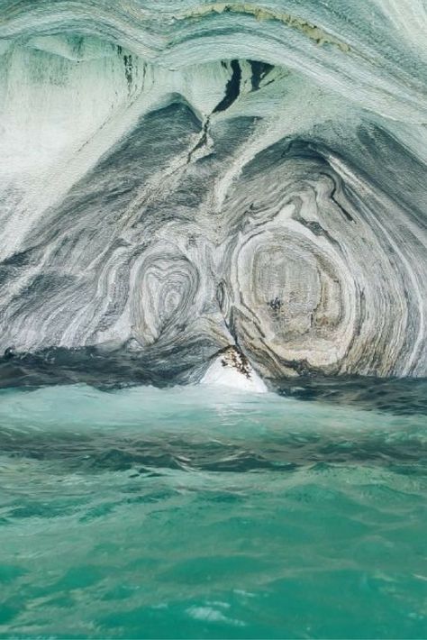 Hidden away in Lake General Carrera in Chile are some caves. But these are not just any caves. These are Chile’s magical marble caves. This is definitely going straight to the top of your dream holiday destination list. Travel Aesthetic Beach, Marble Caves, Travel Aesthetic Outfits, Travel Wallpapers, Travel With Friends, Travel Love Quotes, With Friends Aesthetic, Travel Aesthetics, Chile Travel