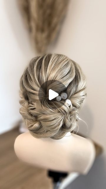 Updo Tutorials For Medium Hair, Updo Video Tutorial, Braided Chignon Tutorial, Updo Tutorial Videos, Bridal Hair Updo With Veil, Wedding Updo Tutorial, Wig Updo, Updo Tutorials, Braid Updo Tutorial