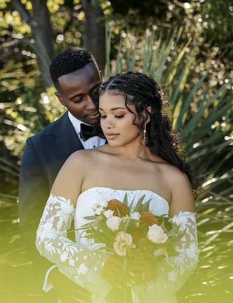 Trending Bridal Hairstyles, Black People Weddings, Black Brides Hairstyles, Sleek Low Bun, Engagement Photo Shoot Beach, Hair Up Do, Glam Waves, Bridal Braids, Wedding Braids