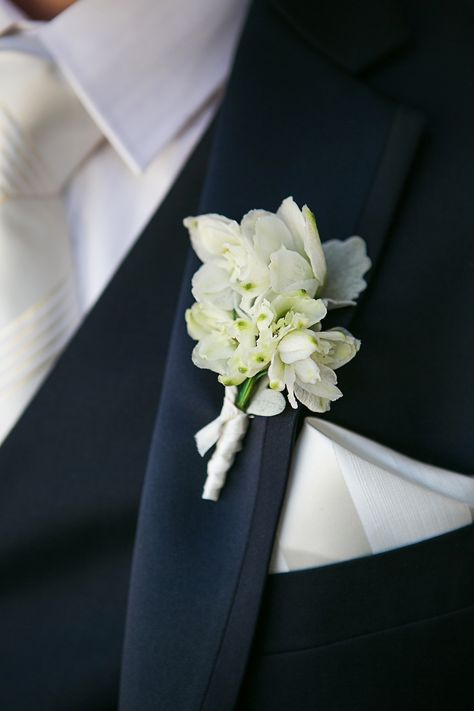 All White Boutonniere Wedding, Groom Buttonhole White, Grey Suit Boutonniere, White Boutonniere Wedding Simple, Mens Flower Wedding, Groom Boutonniere White Peony, Mens White Boutineers, Groomsman Boutonniere White, White Groomsmen Boutonniere