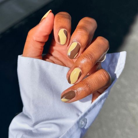 Brown Yellow Nails, Brown And Yellow Nails, Nail Ideas For December, Cranberry Nails, Pink Sparkle Nails, Gel Nail Ideas, Nutrition And Mental Health, Fall Nail Ideas, Cherry Wine