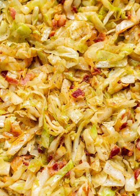 This cabbage and bacon stir fry is incredibly delicious and easy to make. Leave it as-is if you want it to be keto/low-carb or serve it with noodles or potatoes. Bacon Stir Fry, Bacon And Cabbage, Cabbage And Onions, Cabbage Recipes Southern, Cabbage Side Dish, Cabbage Recipes Healthy, Cabbage And Noodles, Bacon Fried Cabbage, Sauteed Cabbage