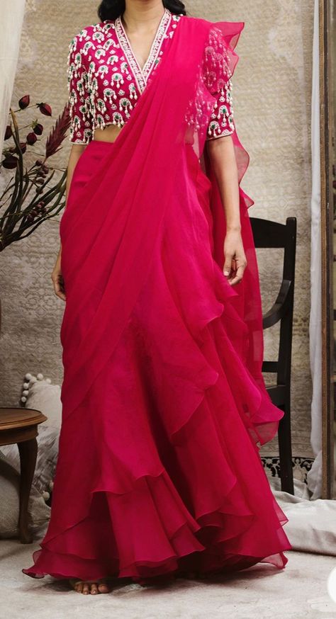 Ruffle Saree Designs, Indowestern Saree, Ruffled Saree, Ridhi Mehra, Fancy Sarees Party Wear, Ruffle Saree, Saree Gown, Indian Bridal Dress, Fancy Dress Design