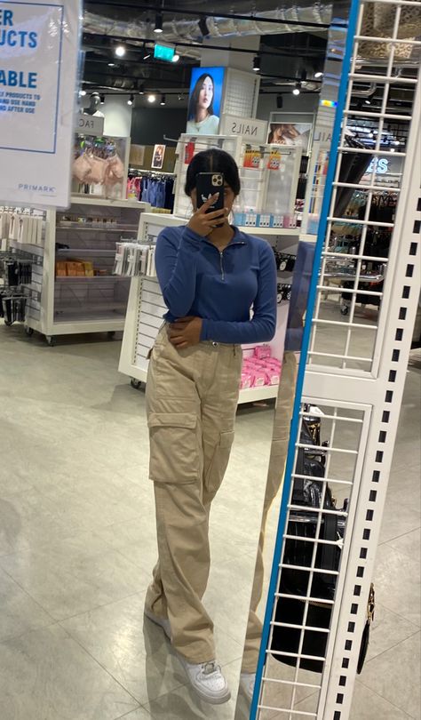 Shirt And Cargo Pants Outfit, Blue T Shirt Outfit, Shirt And Cargo Pants, Outfit Drip, T Shirt Outfit, Cargo Pants Outfit, Air Force Blue, Air Forces, Pants Blue