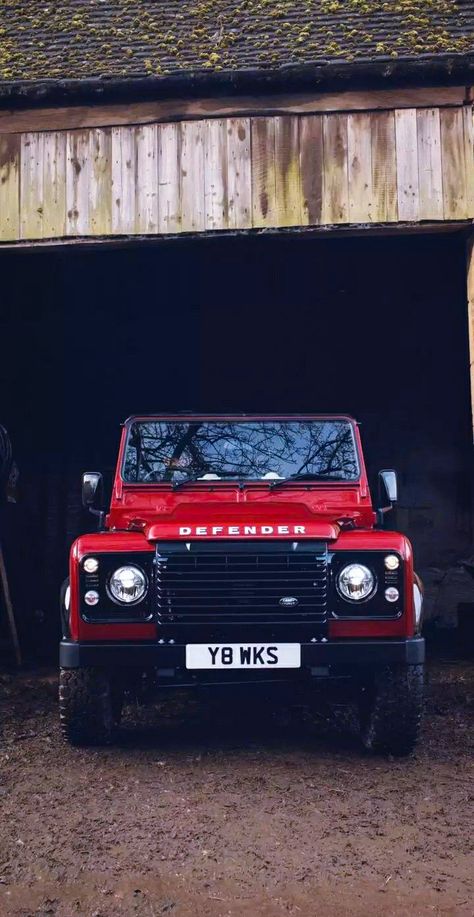 Landrover Defender Wallpaper, Defender Wallpaper, Iphone Wallpaper Ocean, High End Cars, Mercedes Car, Fancy Cars, Ex Machina, Car Stereo, Land Rover Defender