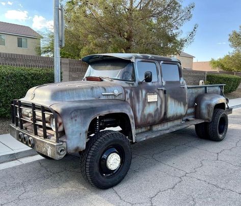 Apocalyptic Vehicles, International Pickup Truck, 1979 Ford Truck, 1954 Ford, Service Truck, Old Ford Trucks, Old Truck, Lifted Chevy Trucks, Jeep Pickup