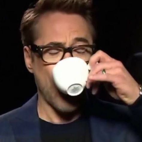 Robert Downey Jr Meme, Robert Downey Jr Funny, Marvel Images, Avengers Age, Dc Memes, Reaction Face, Avengers Memes, Reaction Pics, Downey Junior