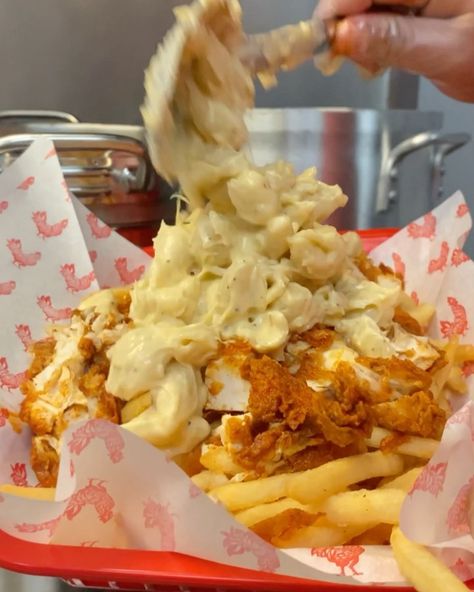 Food & Travel with Hugh Harper on Instagram: “Hot Chicken Mac N Cheese or a Hot Chicken Sandwich?! 🐔🤤🧀 ✌🏼 ‼️ Support your local restaurants by ordering food for pick-up or delivery!…” Mac N Cheese With Chicken, Chicken Mac N Cheese, Chicken Delivery, Hot Chicken Sandwiches, Chicken Fries, Cheese Chicken, Hot Chicken, Order Food, Mac N Cheese