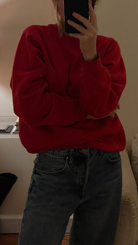 Red Sweatshirt And Jeans Outfit, Red Crewneck Outfit Aesthetic, Red Sweatshirt Aesthetic, Red Crew Neck Outfit, Red Crew Neck Sweater Outfit, Red Polo Sweater Outfit, Red Sweatshirt Outfit Aesthetic, Dark Red Hoodie Outfit, Red Sweatshirt Outfit Winter