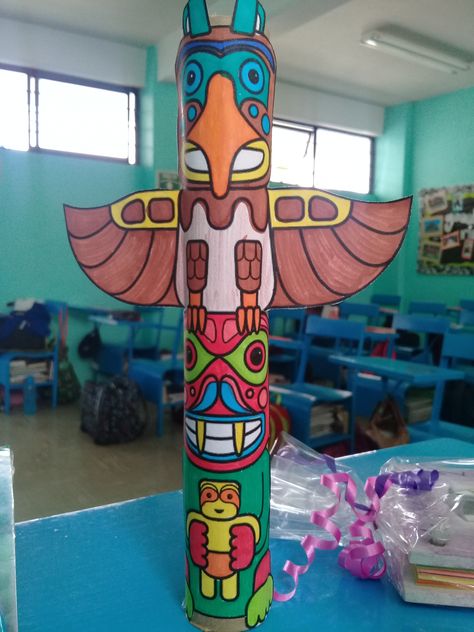 Totem Poles Art, Totem Pole Craft For Kids Projects, Totem Poles Art Project For Kids, Totem Poles Diy, Totem Pole Ideas, Diy Totem Pole, Totem Poles For Kids, Totem Pole Project, Totem Pole Craft