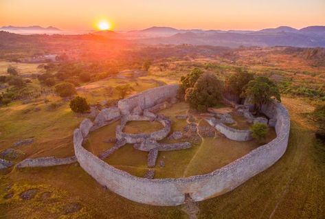 Great Zimbabwe, Africa Do Sul, National Symbols, Walled City, 11th Century, Bird Sculpture, Southern Africa, Archaeological Site, Zimbabwe