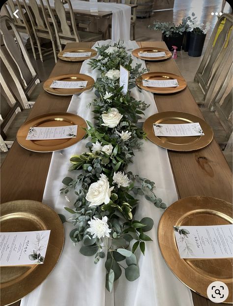 Long Wood Table Centerpieces, Wedding Table Decorations For Long Tables, Wood Table Centerpieces Wedding, Rectangular Table Decor Wedding, Rectangle Centerpiece Wedding, Rectangular Table Centerpiece Wedding, Civil Wedding Decorations, Centerpieces For Rectangular Tables, Rectangular Wedding Table Decor