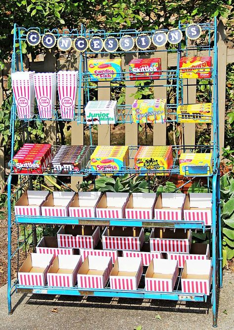 movie themed candy bar Outdoor Movie Party, Backyard Movie Party, 15th Birthday Party Ideas, Movie Night Birthday Party, Movie Birthday Party, Movie Themed Party, Sleepover Birthday Parties, Backyard Movie Nights, Movie Night Party